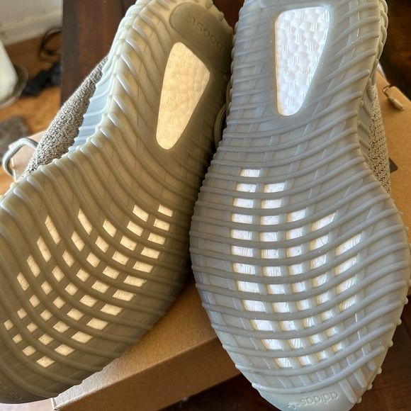 Yeezy 350 sply v2 - Picture 5 of 8